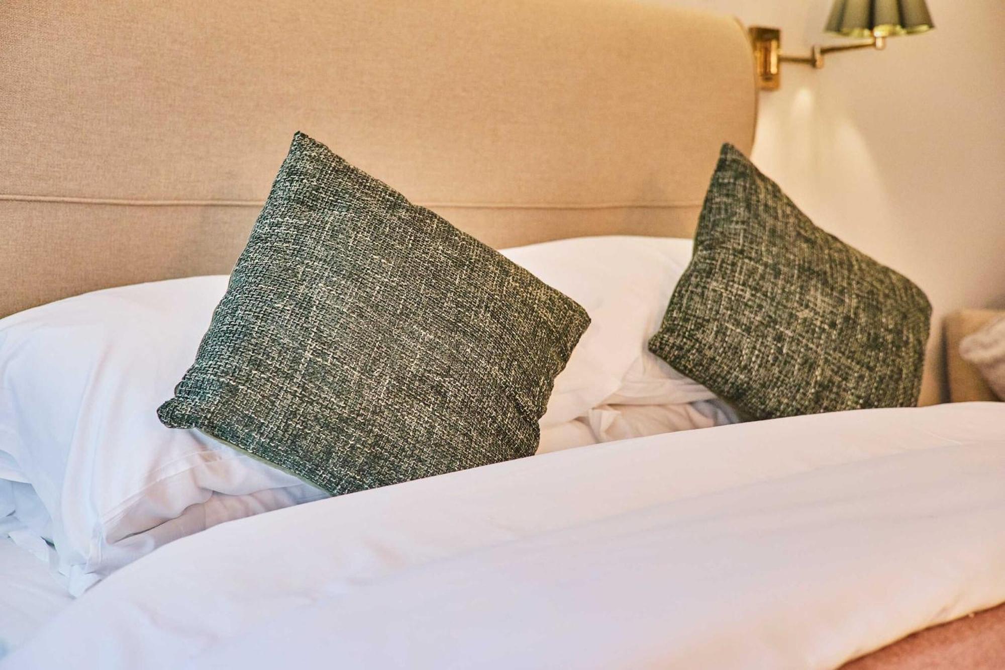 Host & Stay - The Raven Hotel 머치웬록 객실 사진